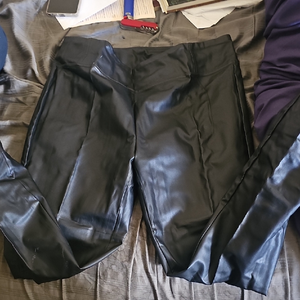 LC Lauren Conrad Black Straight Leg Pants